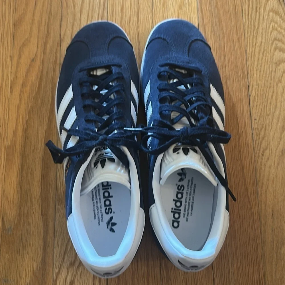 Adidas Navy and White Gazelle sneakers EU 40.5 US 9.5 new without tags